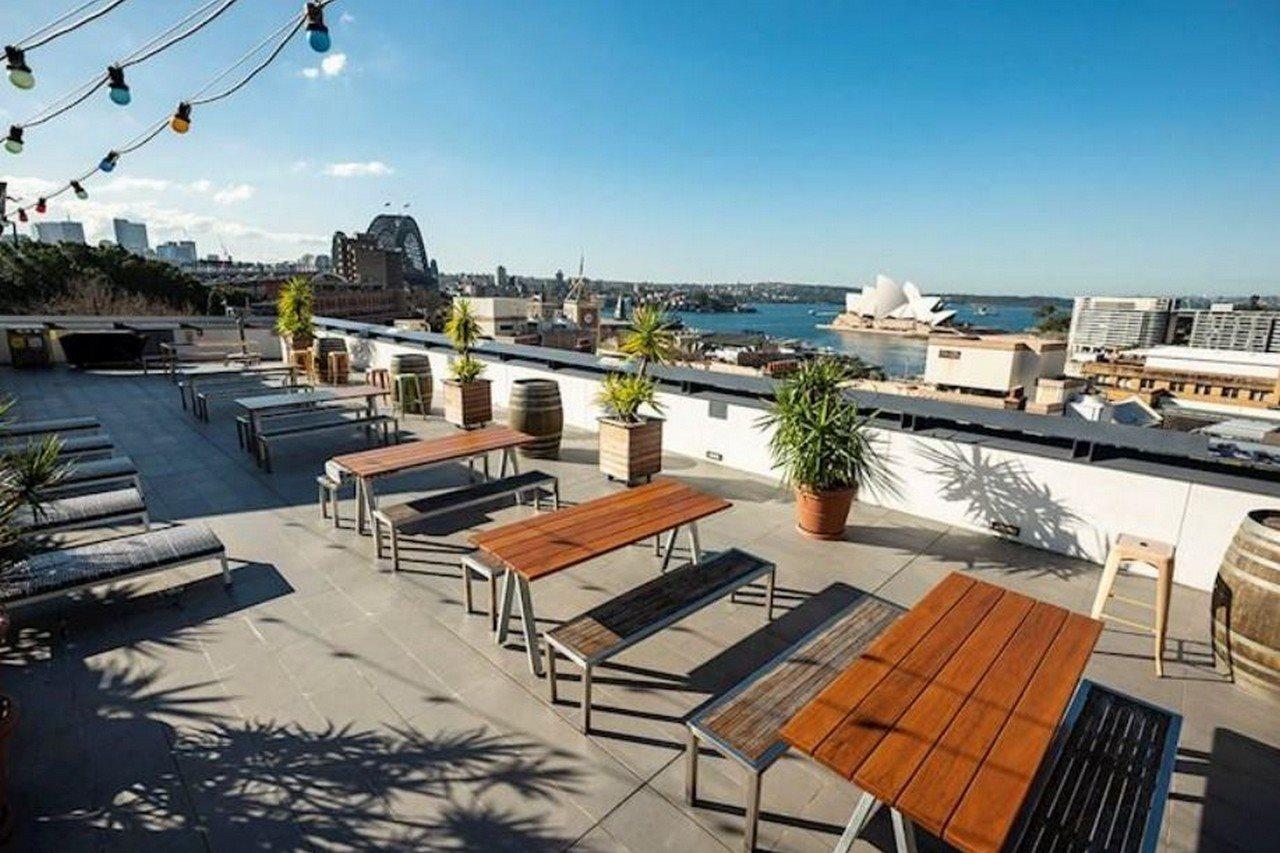 Yha Sydney Harbour Hostel Εξωτερικό φωτογραφία The rooftop bar at the Rocks