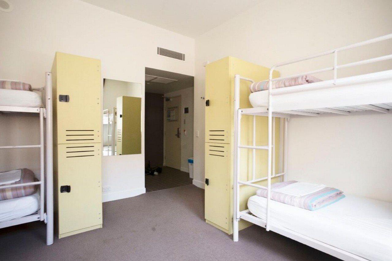 Yha Sydney Harbour Hostel Εξωτερικό φωτογραφία A typical bedroom at the International House