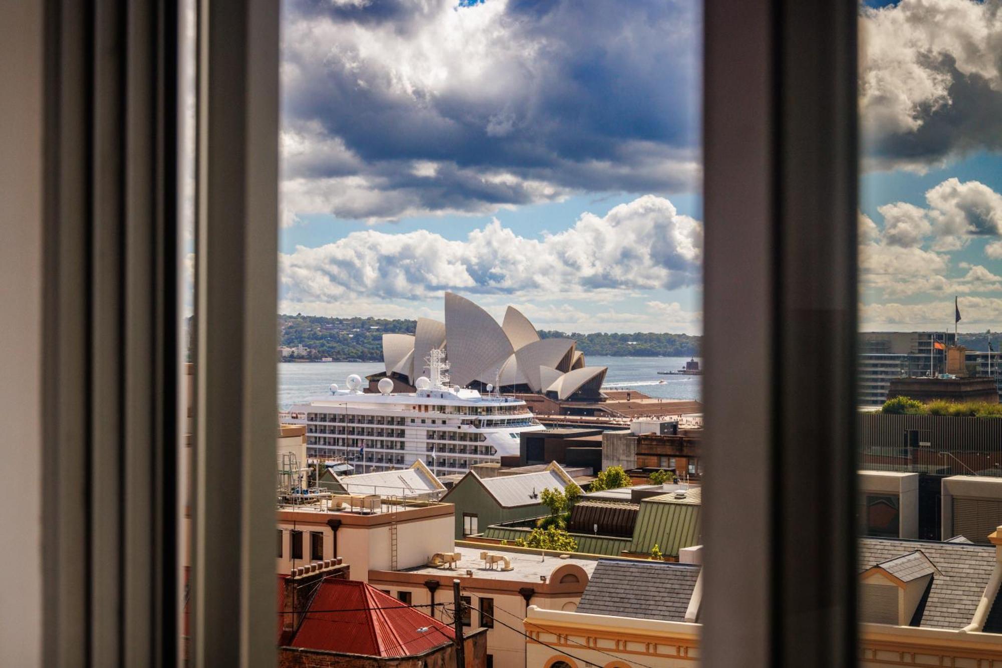 Yha Sydney Harbour Hostel Εξωτερικό φωτογραφία View of the Sydney Opera House from a window at the hotel
